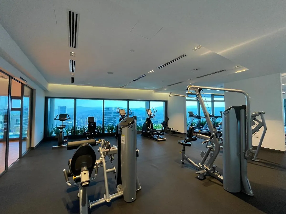 Eaton Residences Klcc By Romeo Bnb クアラルンプール アパート