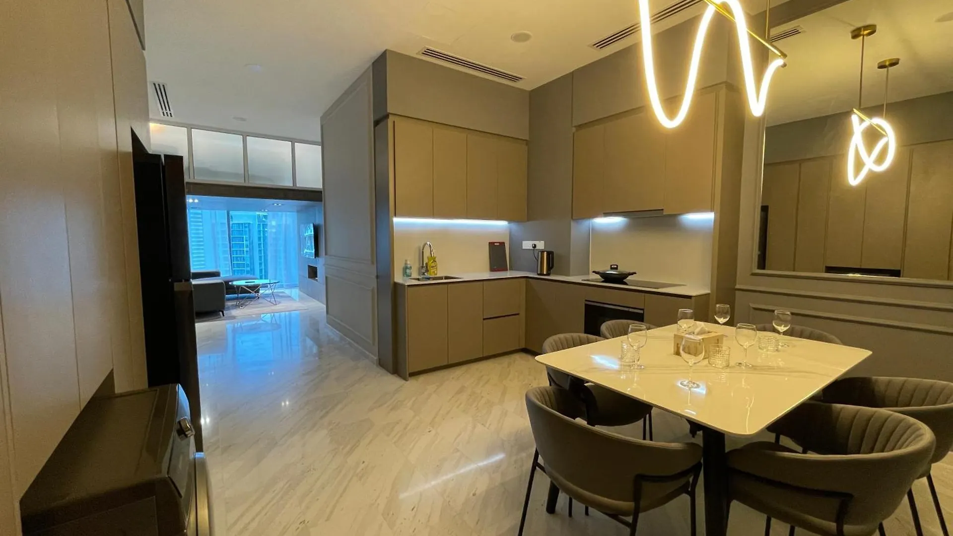 Eaton Residences Klcc By Romeo Bnb クアラルンプール 0*,